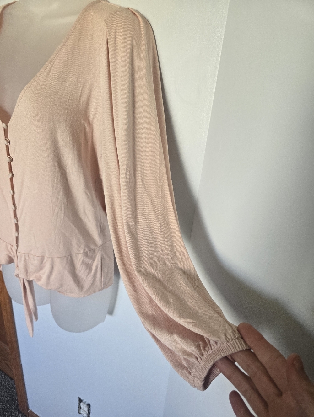 NWOT VENUS Light pink long-sleeved top Button Down Tie Front Womans Small - Picture 4 of 11